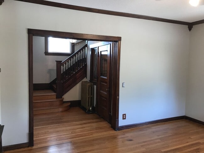 Building Photo - DO NOT MISS! Four-Bedroom Single Family Ho...