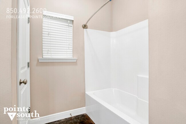 Building Photo - 12919B Churchill Dr