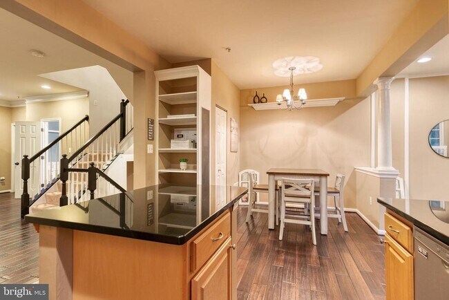 Building Photo - 2 Millhaven Ct