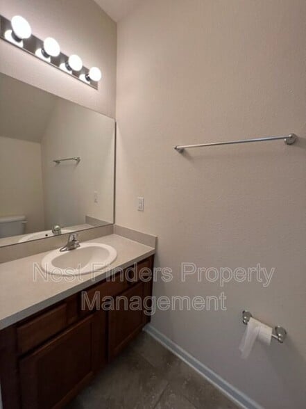 Building Photo - 726 Servia Dr