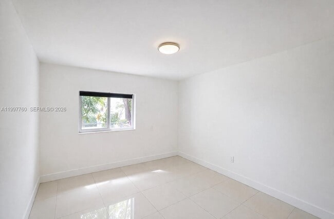 Building Photo - 560 NE 67th St