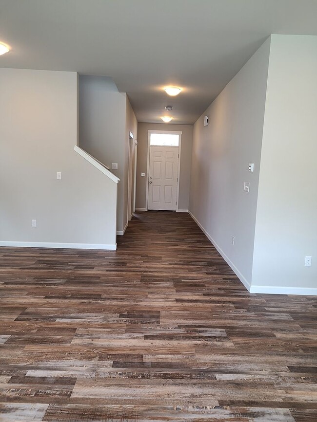 Building Photo - Yelm Creek Estates, 4 Bedroom, 2.75 Bathroom with Den