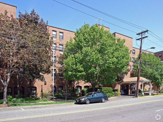 Building Photo - Carucci Apartments