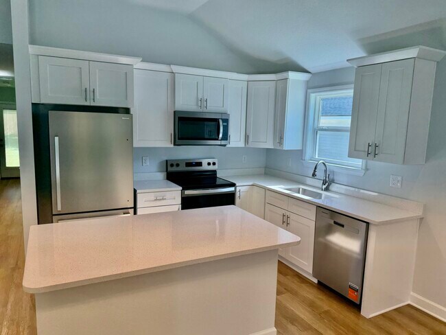 Building Photo - 2913 Shoffner Ave