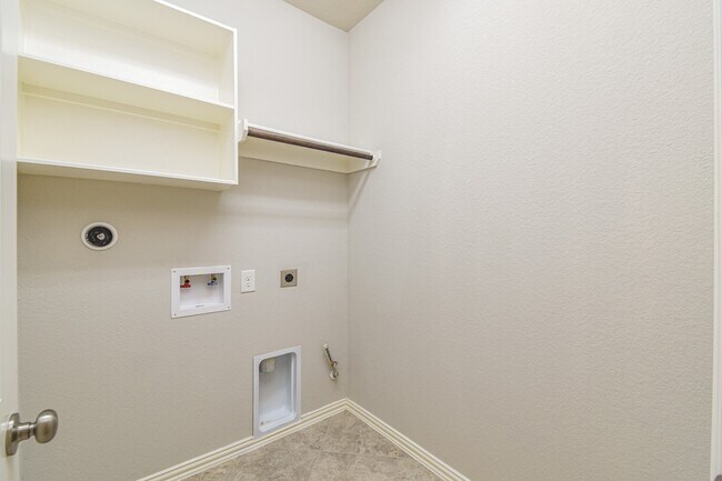 Building Photo - 9403 Briscoe Bend Ln