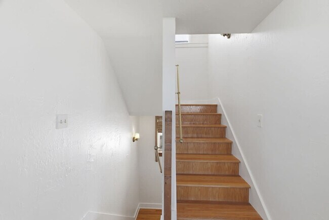 Building Photo - 2900 Ocean Dr S