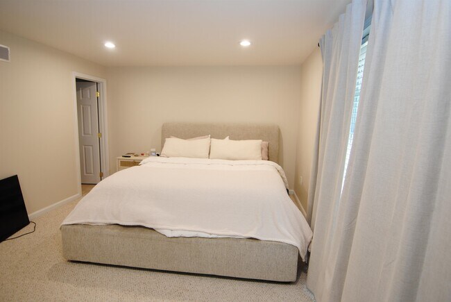 Building Photo - 109 Overlook Cir