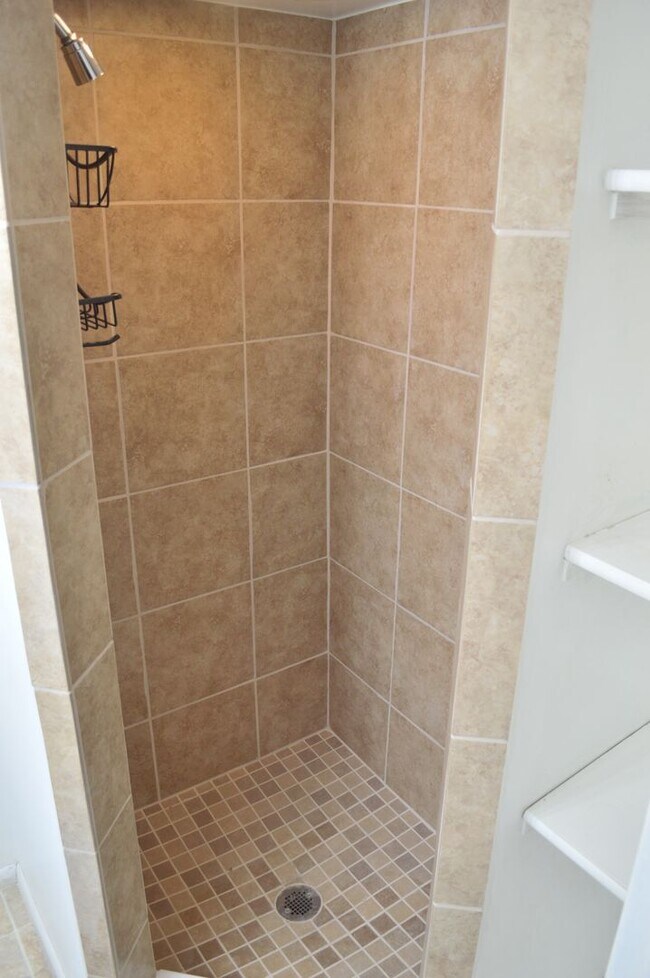 Building Photo - Beautiful Home in Historic Salt Lake District!