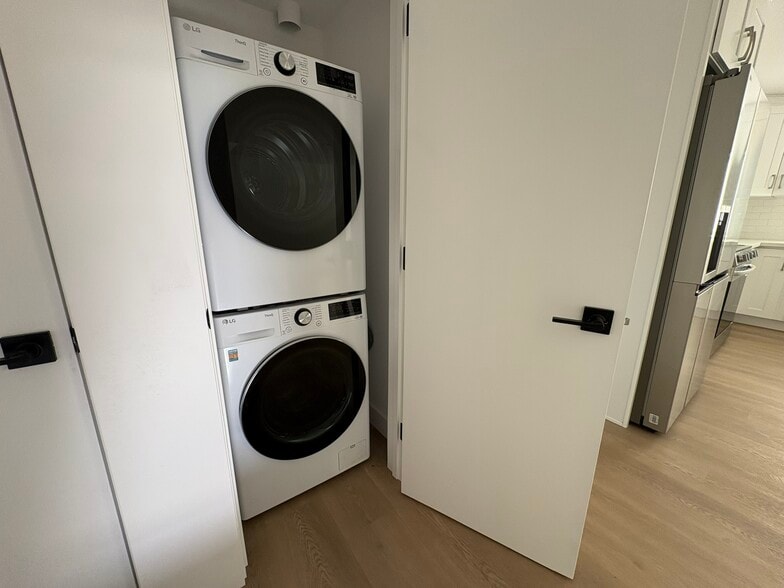 Building Photo - 14165 Calvert St