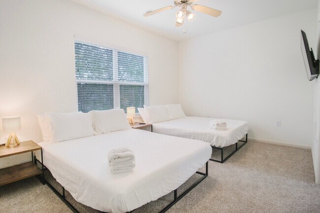 Building Photo - 8359 Coventry Ct