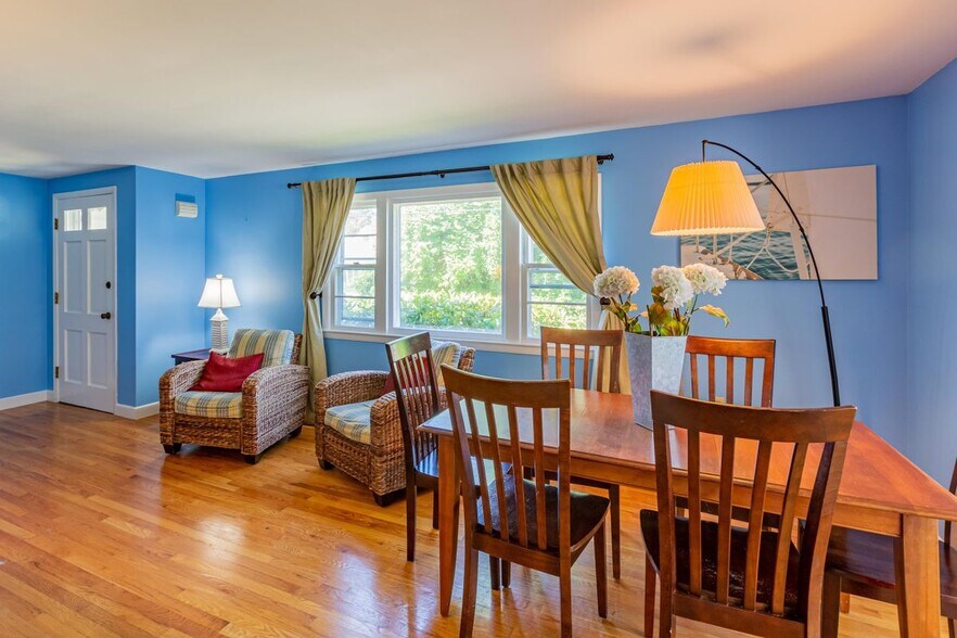 Building Photo - 18 Baker