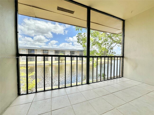 Building Photo - 8051 S Colony Cir