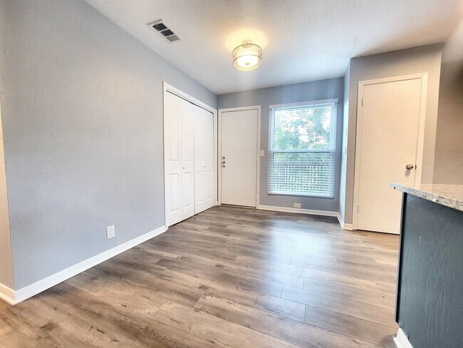 Building Photo - 4431 Whispering Valley Dr