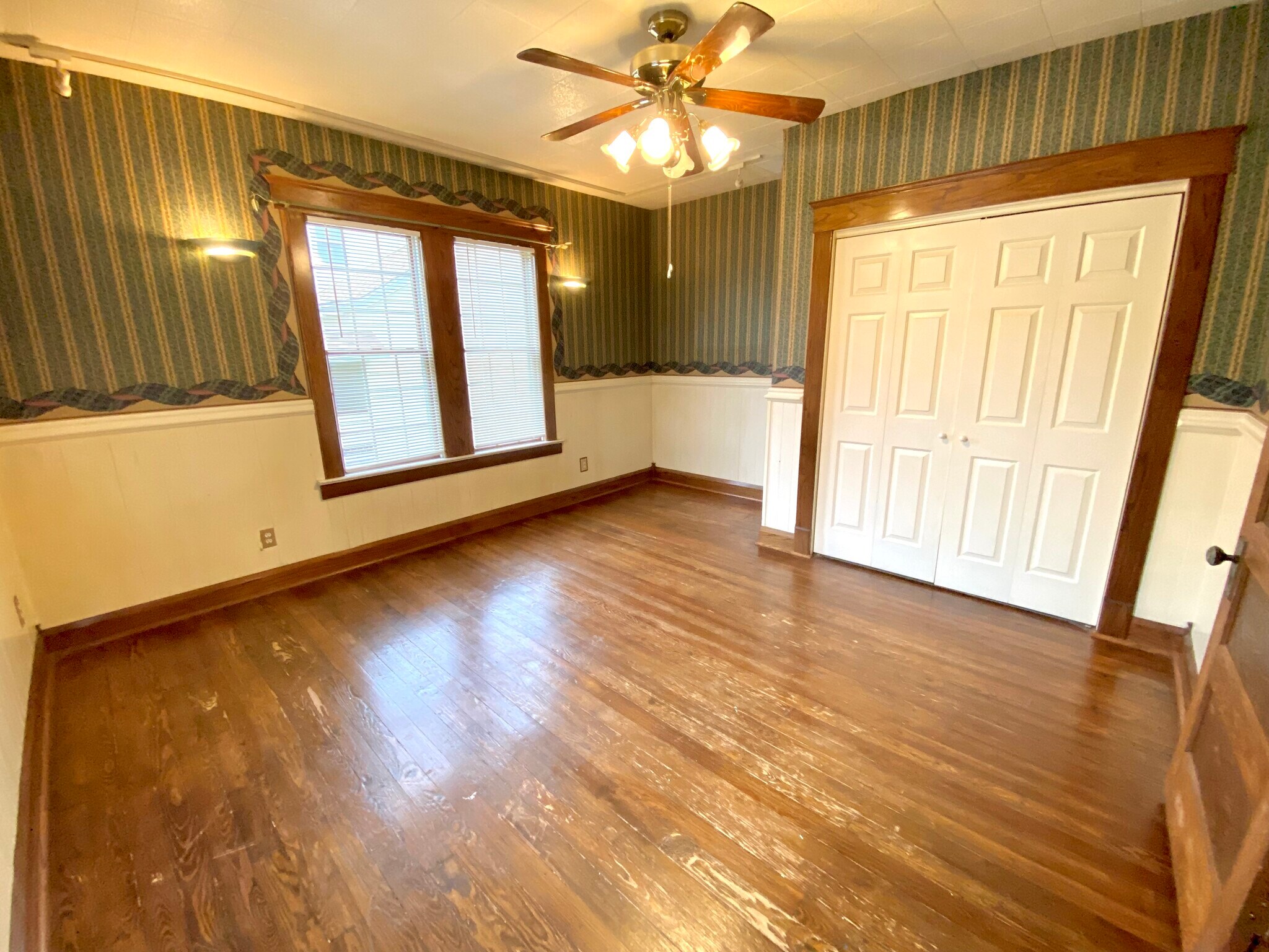 Building Photo - 837 Parkview St NE