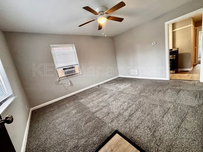 Building Photo - 225 E Xenia Dr