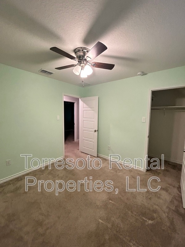 Building Photo - 5910 Sandy Lake St