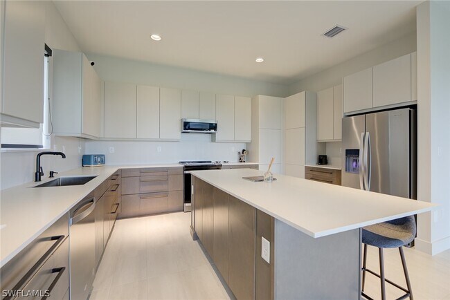 Building Photo - 4843 Frattina St.