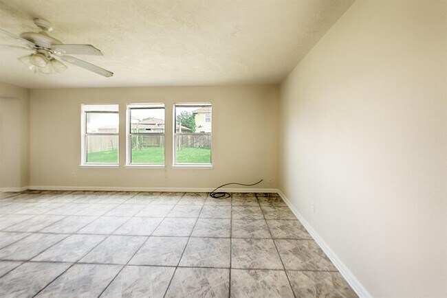 Building Photo - 8139 Sanders Glen Ln