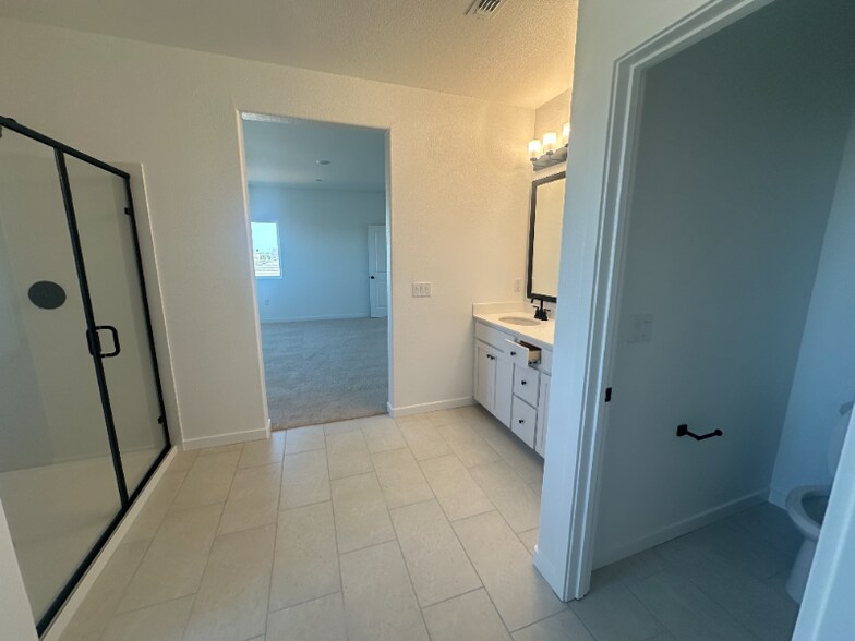 Building Photo - 12320 Verdin Cir