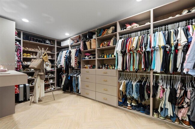 Building Photo - 15202 SW 80th Ave