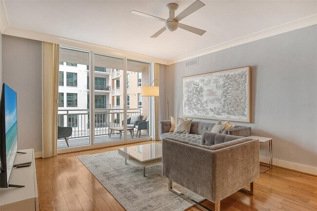 Building Photo - 1350 Main St