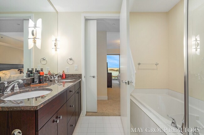 Building Photo - 335 Bridge St NW