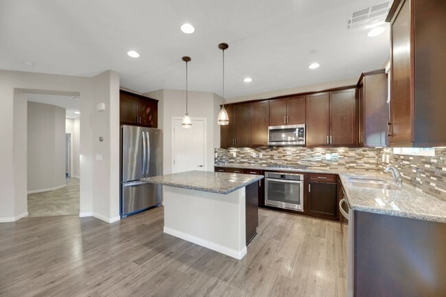 Building Photo - Gorgeous Henderson Home