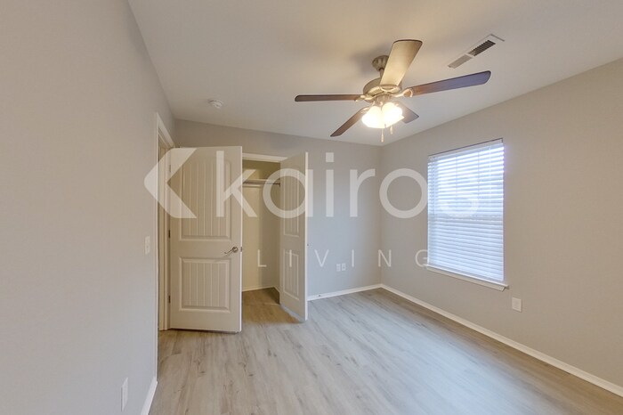 Building Photo - 3909 Thomas St