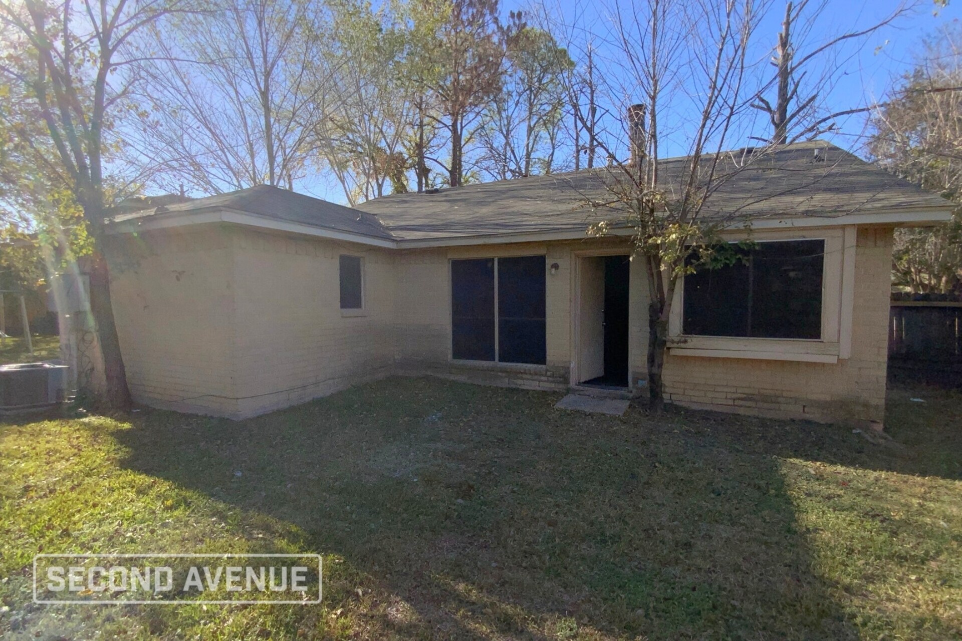 Building Photo - 15919 Rosebriar Dr