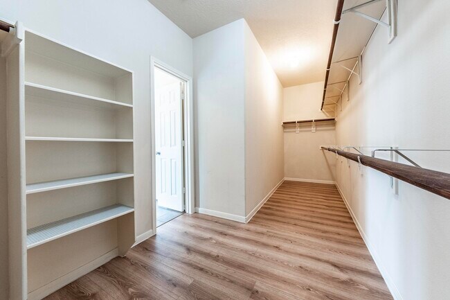 Building Photo - 913 Boxelder Pointe