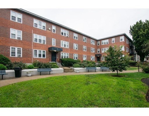Building Photo - 17 Twomey Court