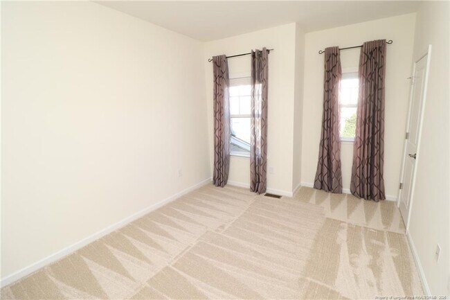 Building Photo - 208 Kylemore Cir