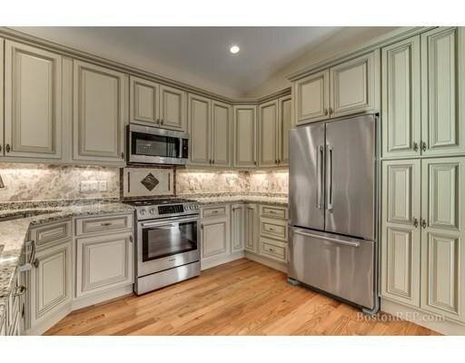 Building Photo - 49 Cook St