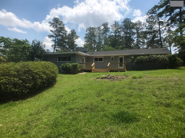 Building Photo - Newly renovated 3BR, 3.5 Bath Ranch with basement