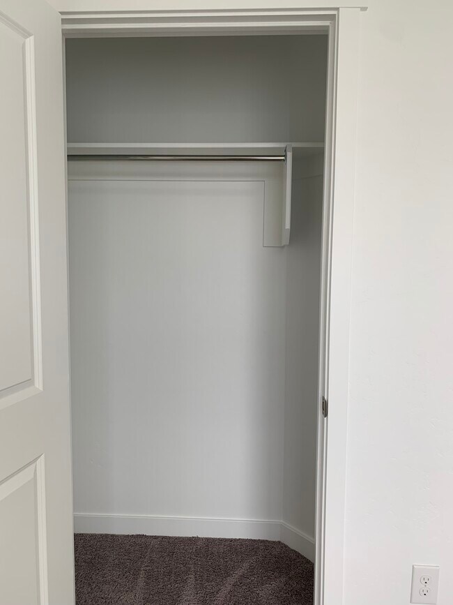 3rd bedroom closet - 14937 S Messi St