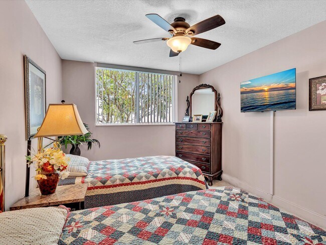 Building Photo - 1421 S Ocean Blvd