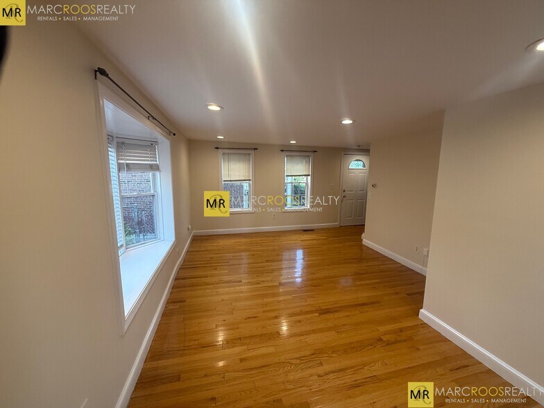Building Photo - 3 Clarken Ct