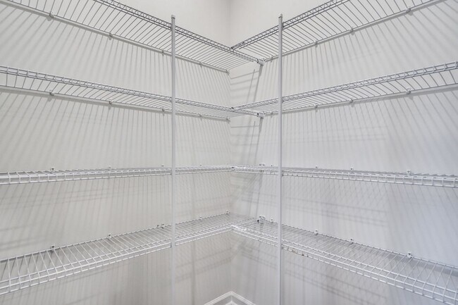 Building Photo - 4 BEDROOMS & FENCED YARD!