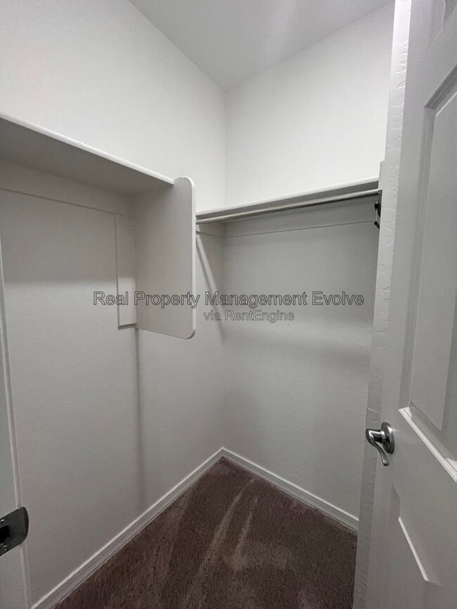 Building Photo - 4617 S 108th Ave