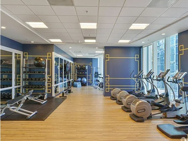 Building Photo - 425 1st St