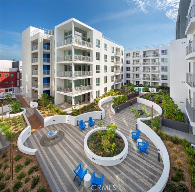 Building Photo - 6200 Variel Ave