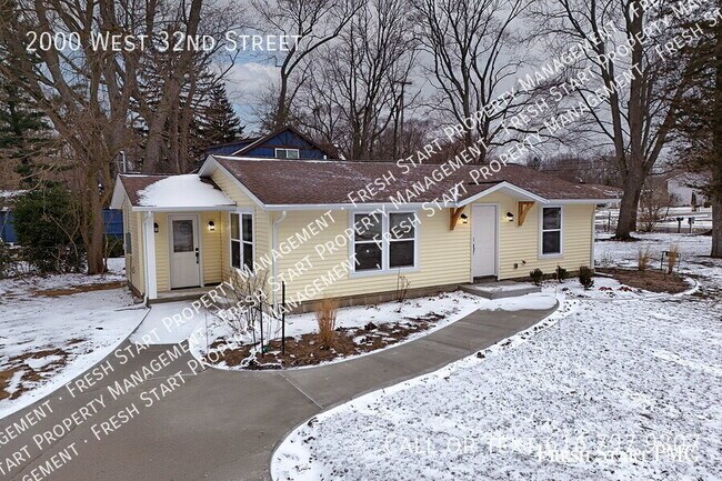 Building Photo - 2000 32nd St