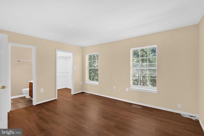 Building Photo - 5743 Burke Towne Ct