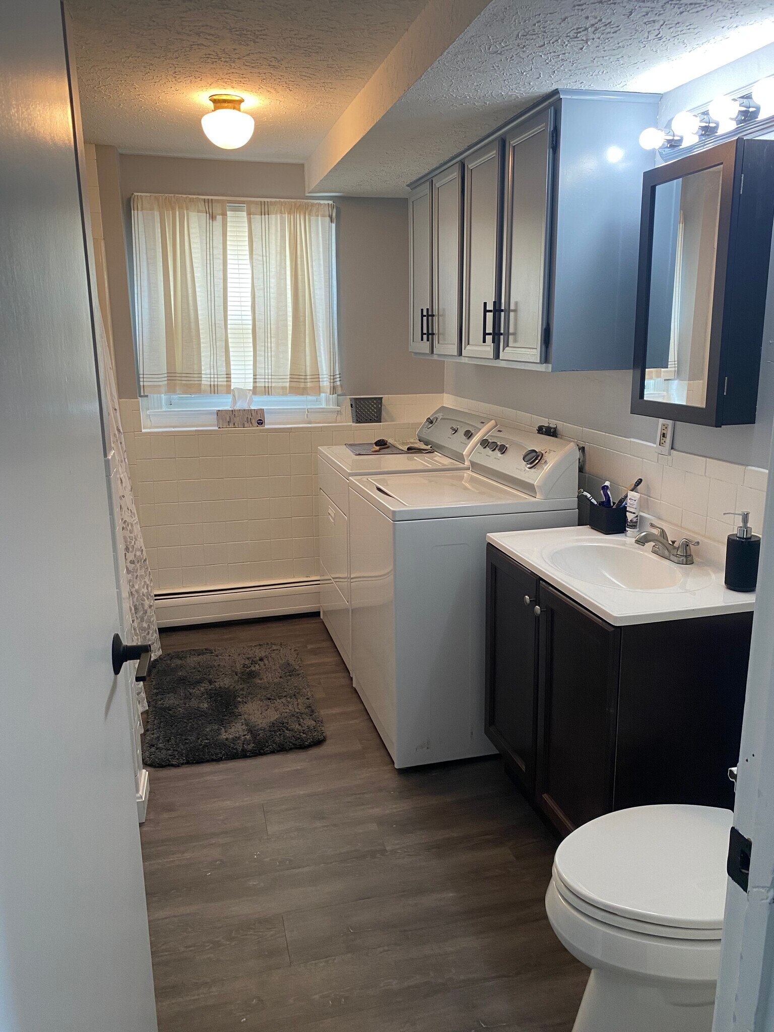 bathroom - 34 Hayes Ave