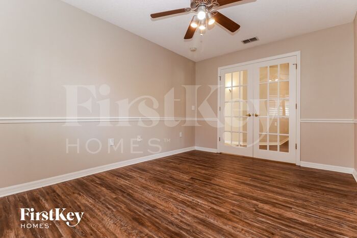 Building Photo - 10725 Magrath Ln