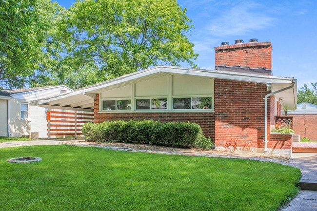 Primary Photo - 7739 Peach Tree Ln