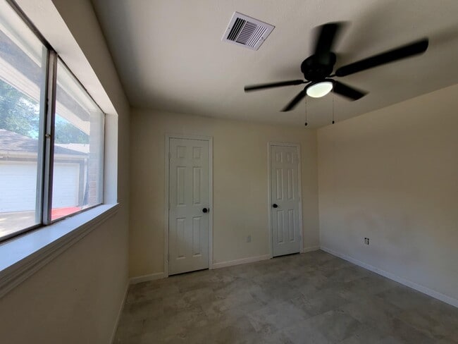 Building Photo - 22019 Kenchester Dr