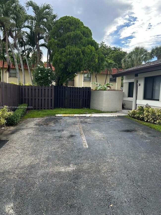 Building Photo - 9630 SW 152nd Ave