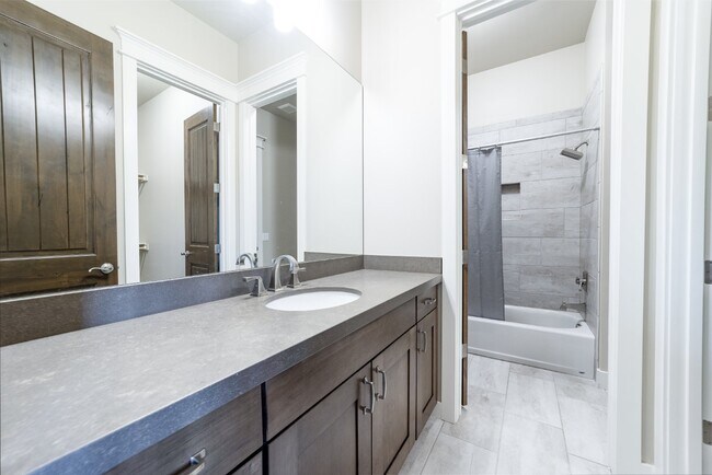 Building Photo - Stunning 3 Bed, 2.5 Bath Prescott Home wit...