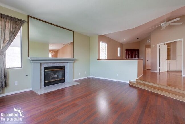 Building Photo - Lovely 3Bdm 2Ba Patio Home Located in the ...